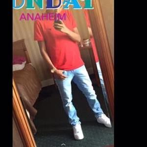 Meet your Posher, Efrain